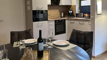 House | Private kitchen | Oven, electric kettle, toaster