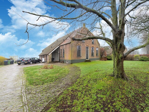 House | Exterior