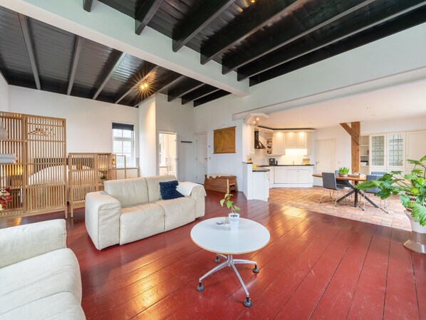 Living area - Comfortable Farmhouse With Terrace (Nijeveen)