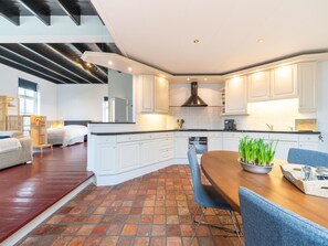 House | Private kitchen | Electric kettle - Comfortable Farmhouse With Terrace (Nijeveen)