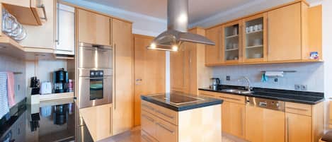 Appartement | Cuisine privée | Bouilloire électrique, grille-pain