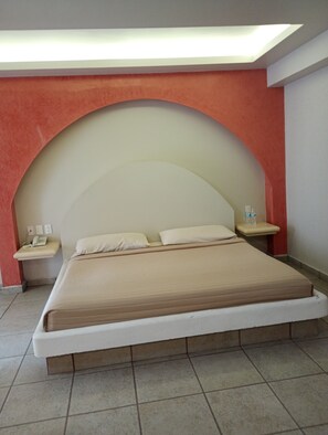 Habitació Deluxe | 1 dormitori, roba de llit hipoal·lergògena, cobrellits i minibar 