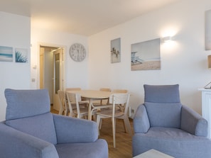 Apartment | Dining