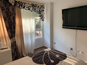 Apartment | 3 bedrooms, individually furnished, bed sheets - Belvilla by OYO Apartamento Divendres (Massanassa)