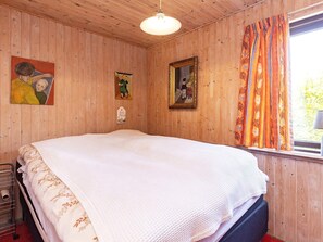 2 bedrooms, individually furnished - 4 Person Holiday Home in Koge (Koge)