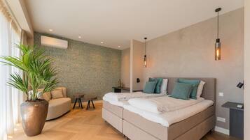 House | 3 bedrooms, individually furnished, iron/ironing board, bed sheets