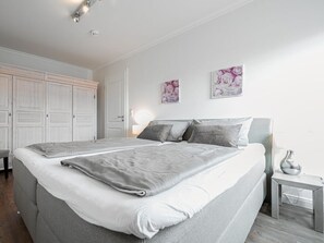 Ferienhaus | 4 Schlafzimmer, individuell eingerichtet, Bügeleisen/Bügelbrett
