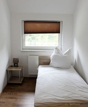 Apartment | 2 bedrooms, individually furnished, iron/ironing board - Pear - On the Fruit Tree (Golssen)