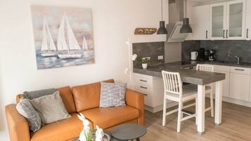 House | Private kitchen | Oven, electric kettle, toaster