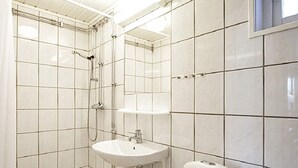 House | Bathroom - 5 Person Holiday Home in Salen (Salen)