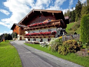 Exterior - Farmhouse: Alpine Retreat With Mountain Views (Wagrain)