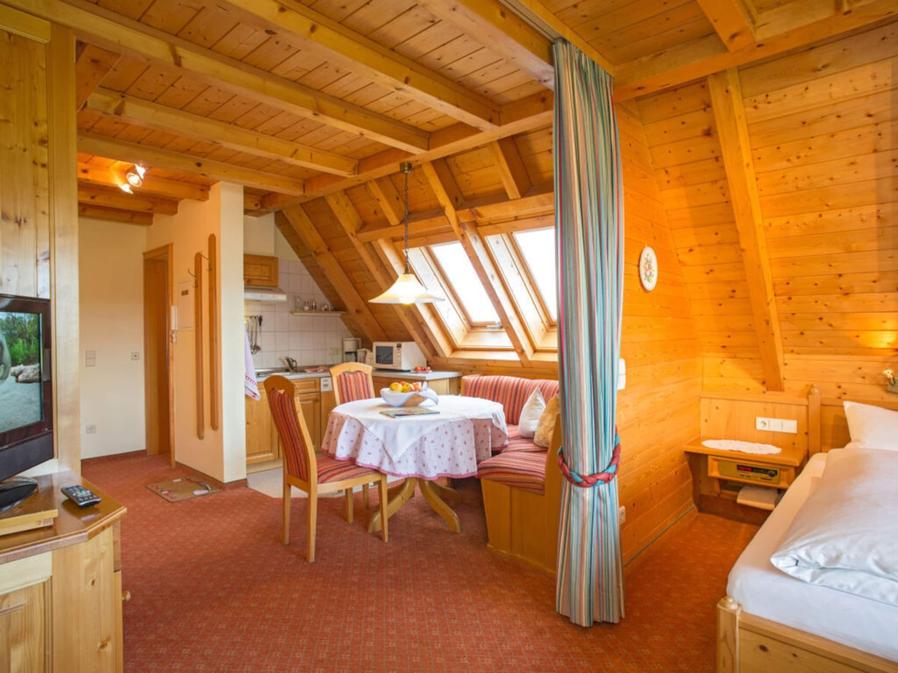 Apartment | 2 Schlafzimmer, individuell eingerichtet