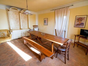 House | Living room - Nice Farmhouse in Asciano With Shared Pool (Asciano)