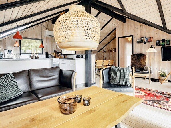 House | Dining - 6 Person Holiday Home in Lokken (Lokken)