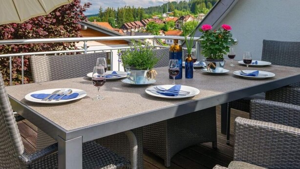 Dining - Romantic Maisonette (Schonach im Schwarzwald)