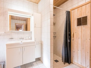 Bathroom - 6 Person Holiday Home in Henne (Henne)
