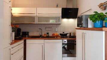 House | Private kitchen | Electric kettle, toaster, high chair