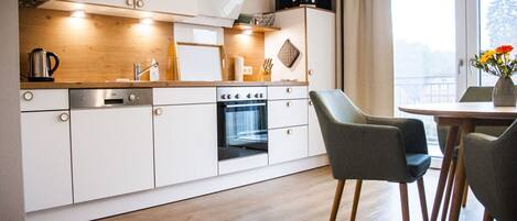 House | Private kitchen | Oven, electric kettle, toaster