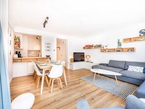 Apartment | Private kitchen | High chair - Apartment in Koksijde Near the Beach (Koksijde)