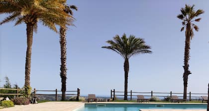 Charming Villa With Swimming Pool