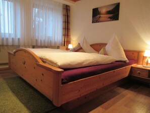 1 habitación y muebles diferentes 