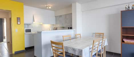 Apartment | Dining