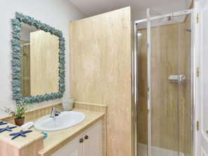 Bathroom - Chalet in Playa del Ingles Near Maspalomas Dunes (San Bartolomé de Tirajana)