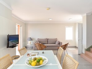 Chalet | Dining - Chalet in Playa del Ingles Near Maspalomas Dunes (San Bartolomé de Tirajana)