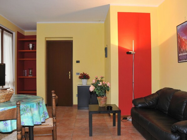 House | Dining - Holiday Home in Lombardy by Lake Idro (Idro)