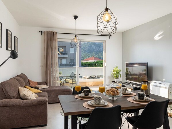 Dining - Apartment Why Not - Two Bedroom Apartment With Balcony (Dubrovnik)