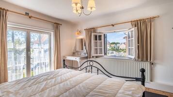 Villa | 3 bedrooms, individually furnished, iron/ironing board