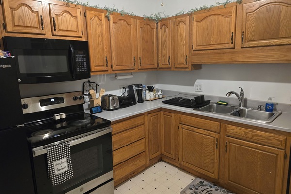 Frigorífic, microones, forn i placa de cuina