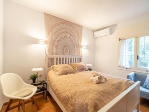 House | 3 bedrooms, individually furnished, bed sheets