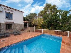 House | Pool