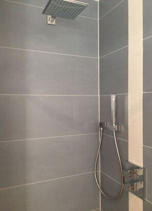 Bathroom - Holiday Apartment Wurzburg (Würzburg)
