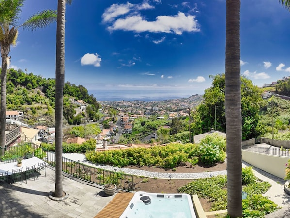 View from property - Quinta Martin Modern Retreat (Funchal)