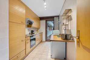 Apartment | Private kitchen - Apartment With Nice Sea-views (Blankenberge)