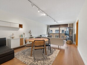 Apartment | Living area - Apartment With Nice Sea-views (Blankenberge)