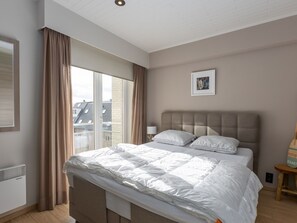 Apartment | 2 bedrooms, iron/ironing board - Nice Apartment on the 4th Floor for Family (Middelkerke)