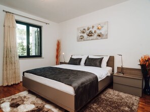 House - Brdar Comfortable Holiday Residence (Marina)