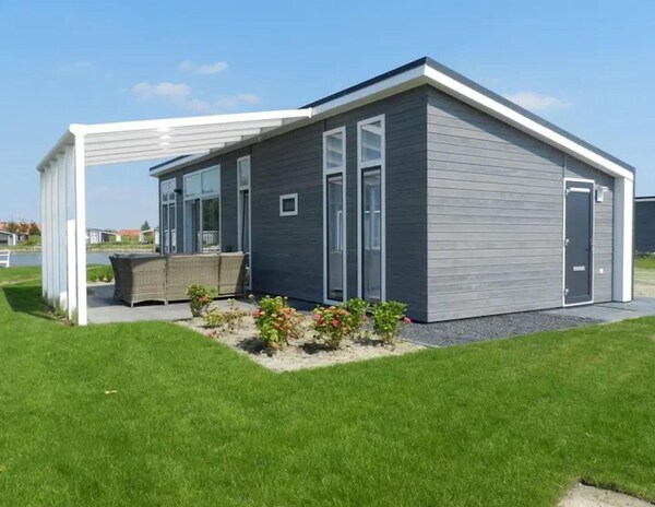 House In Zeeland By The Lake - Wemeldinge