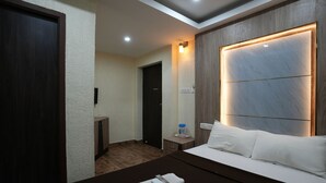 Phòng Deluxe | Bộ đồ giường kháng dị ứng, bàn, truy cập Internet không dây miễn phí 