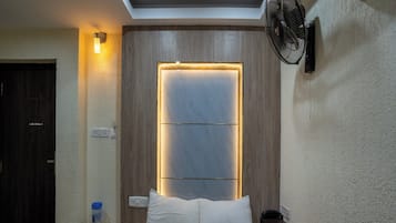 Standard Room | 1 bedroom, hypo-allergenic bedding, desk, free WiFi