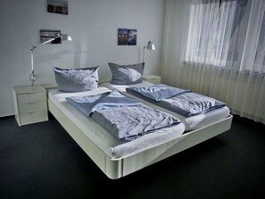 Maison | 3 chambres, ameublement personnalisé, fer et planche à repasser