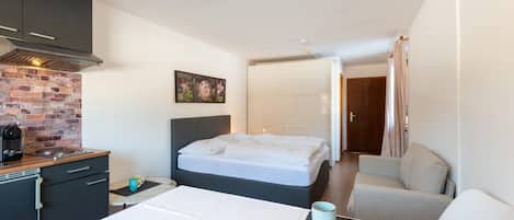 Departamento | 1 habitación, muebles diferentes y ropa de cama