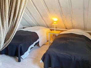 House | 2 bedrooms, individually furnished - 6 Person Holiday Home in Vingaker (Vingåker)