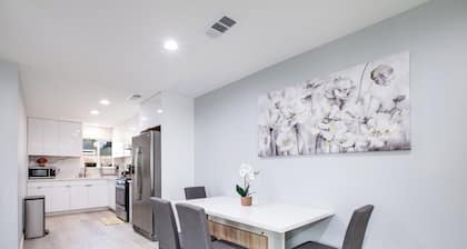 Brand New 2BR Home with Backyard Lounge & Free Parking