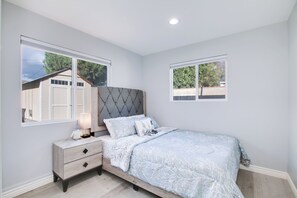 2 dormitorios, tabla de planchar con plancha, wifi y ropa de cama