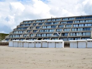 Apartment | Exterior - Studio in De Haan With Sea View (De Haan)