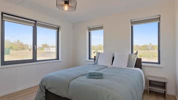 House | 3 bedrooms, individually furnished, bed sheets